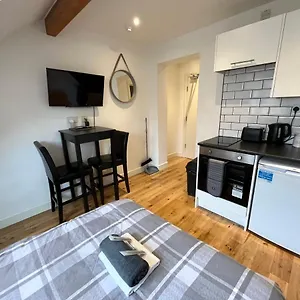 Hinton Chambers Apartment